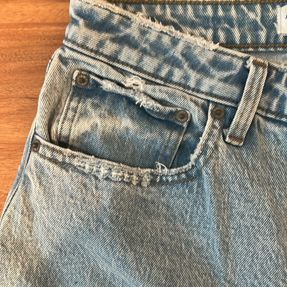 NWOT! A&F The 90s Relaxed Jean High Rise. Size 28/6. - Picture 6 of 8